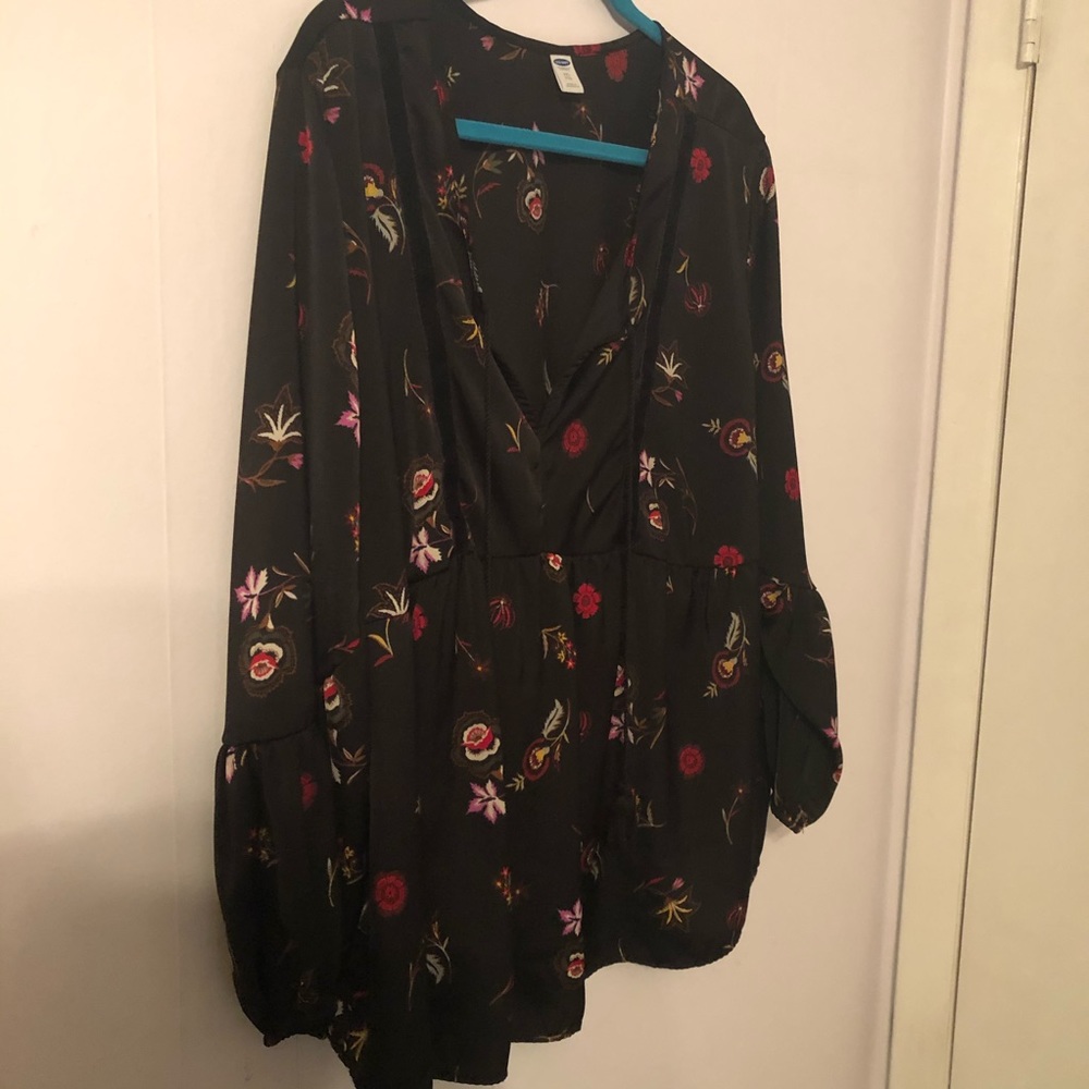 Silky black shirt with floral print. Old Navy XXL.